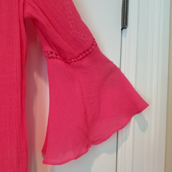 New Directions Linen Top with 3/4 Bell Sleeves - Picture 4 of 8